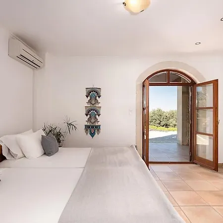 Villa Aloni House - Spacious Secluded With Pool, Up To 10 Guests *