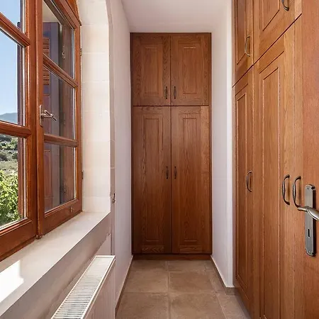 Aloni House - Spacious Secluded With Pool, Up To 10 Guests Kournas