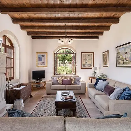 Aloni House - Spacious Secluded With Pool, Up To 10 Guests Villa *