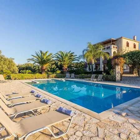 Villa Aloni House - Spacious Secluded With Pool, Up To 10 Guests